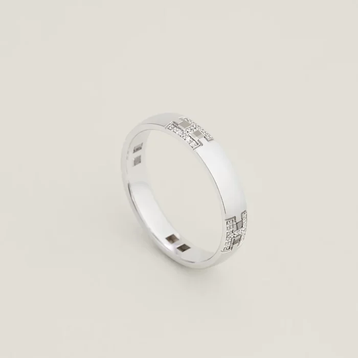 Ever Herakles wedding band